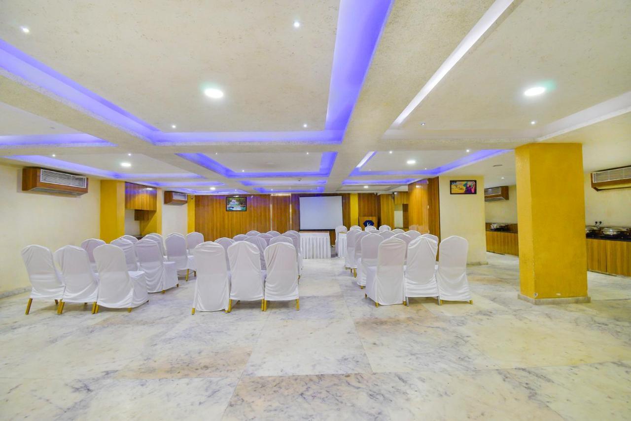 Fabhotel Kohinoor Plaza Ahmedabad Exterior foto
