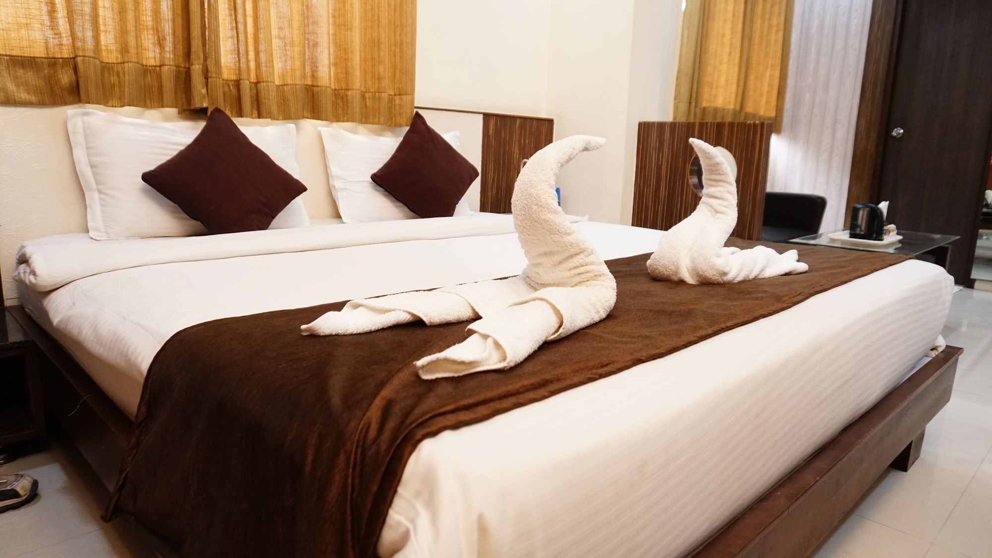 Fabhotel Kohinoor Plaza Ahmedabad Exterior foto