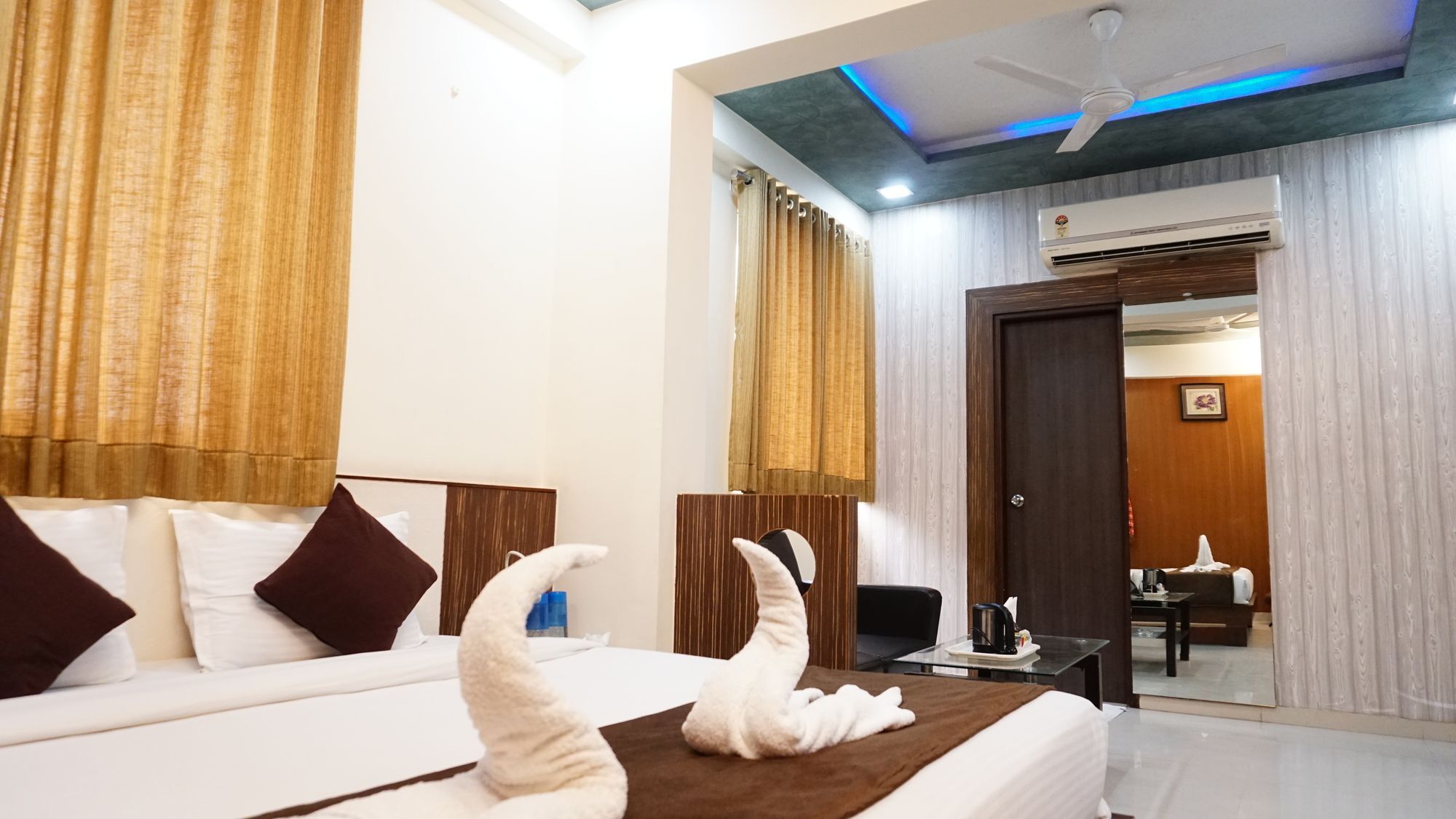 Fabhotel Kohinoor Plaza Ahmedabad Exterior foto