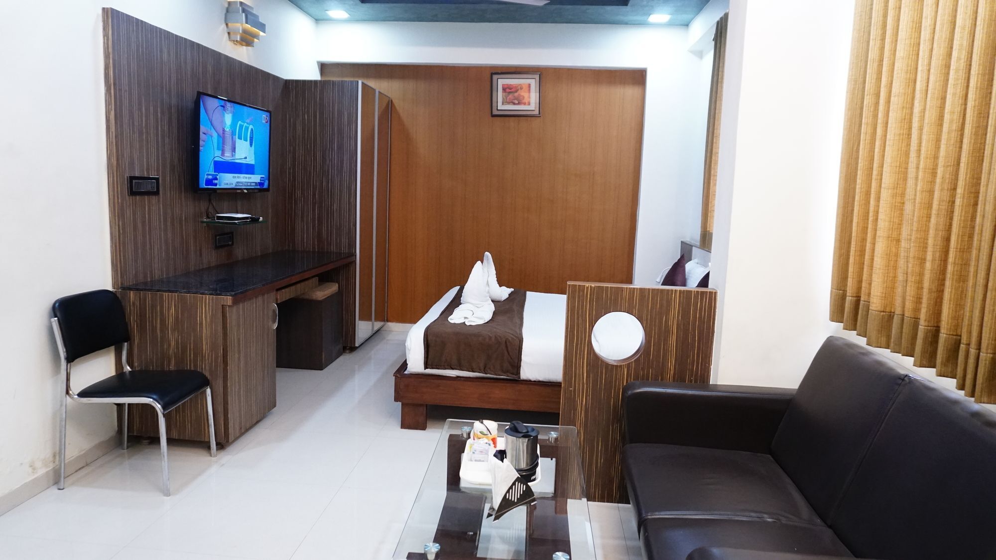 Fabhotel Kohinoor Plaza Ahmedabad Exterior foto